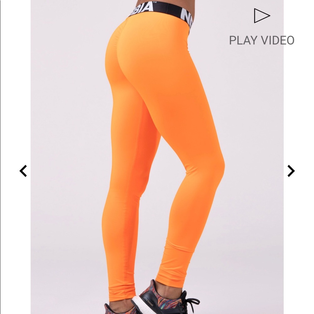 Nebbia light weight, scrunch butt leggings